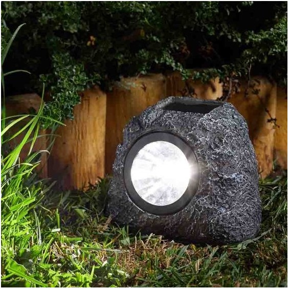 Segnasentiero a energia solare sassi