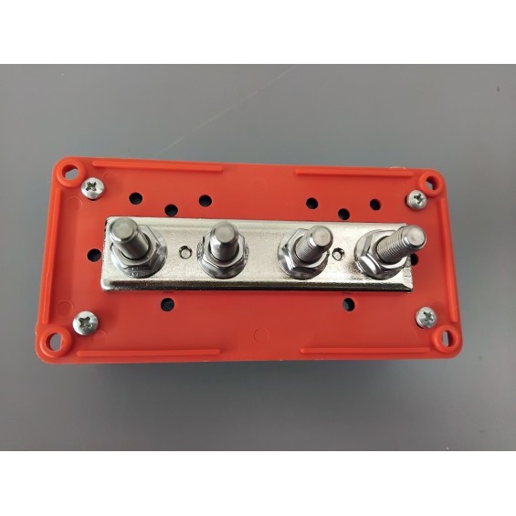 Sbarra di distribuzione 300A - 4xM8 colore rosso