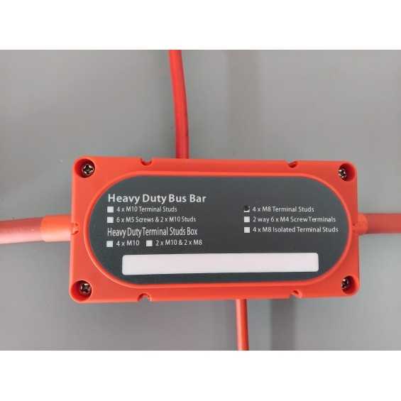 Sbarra di distribuzione 300A - 4xM8 colore rosso